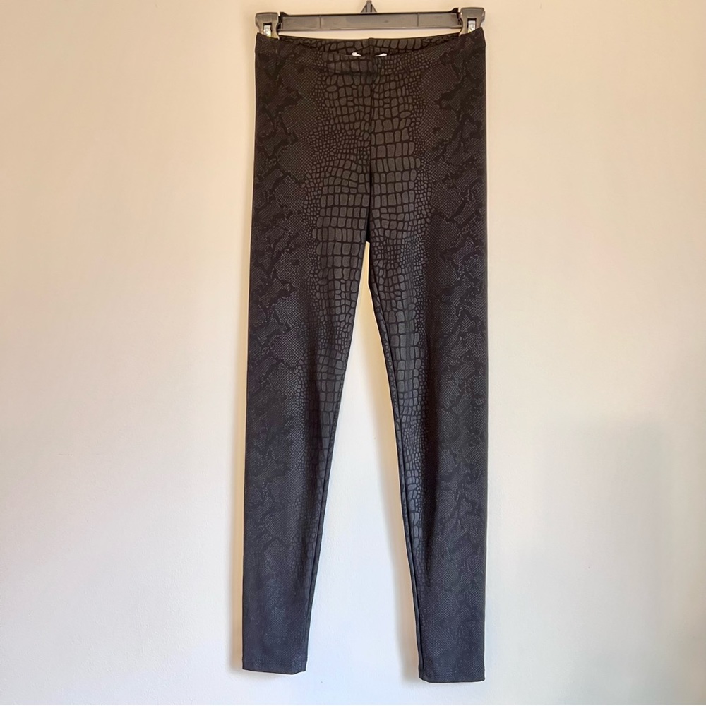 EUC Black Faux Snakeskin Print Leggings Small